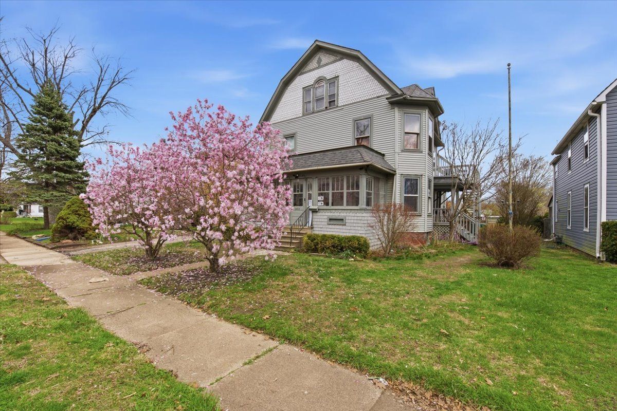 2807 Elizabeth Avenue — Zion, IL 60099
