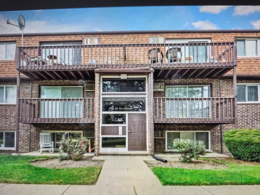 111 BOARDWALK Street, Elk Grove Village, IL 60007