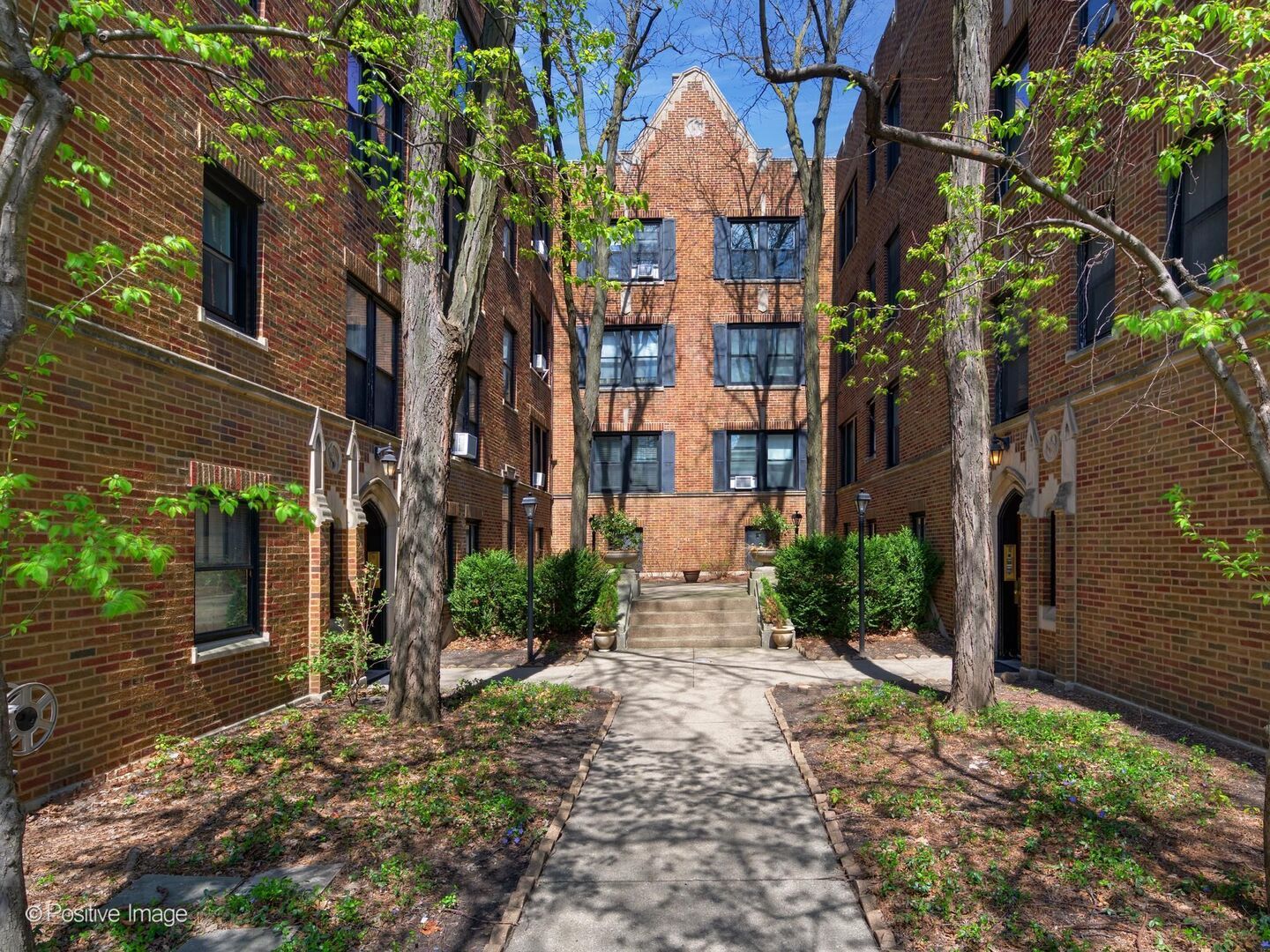 1104 W Montana Street #3 — Chicago, IL 60614