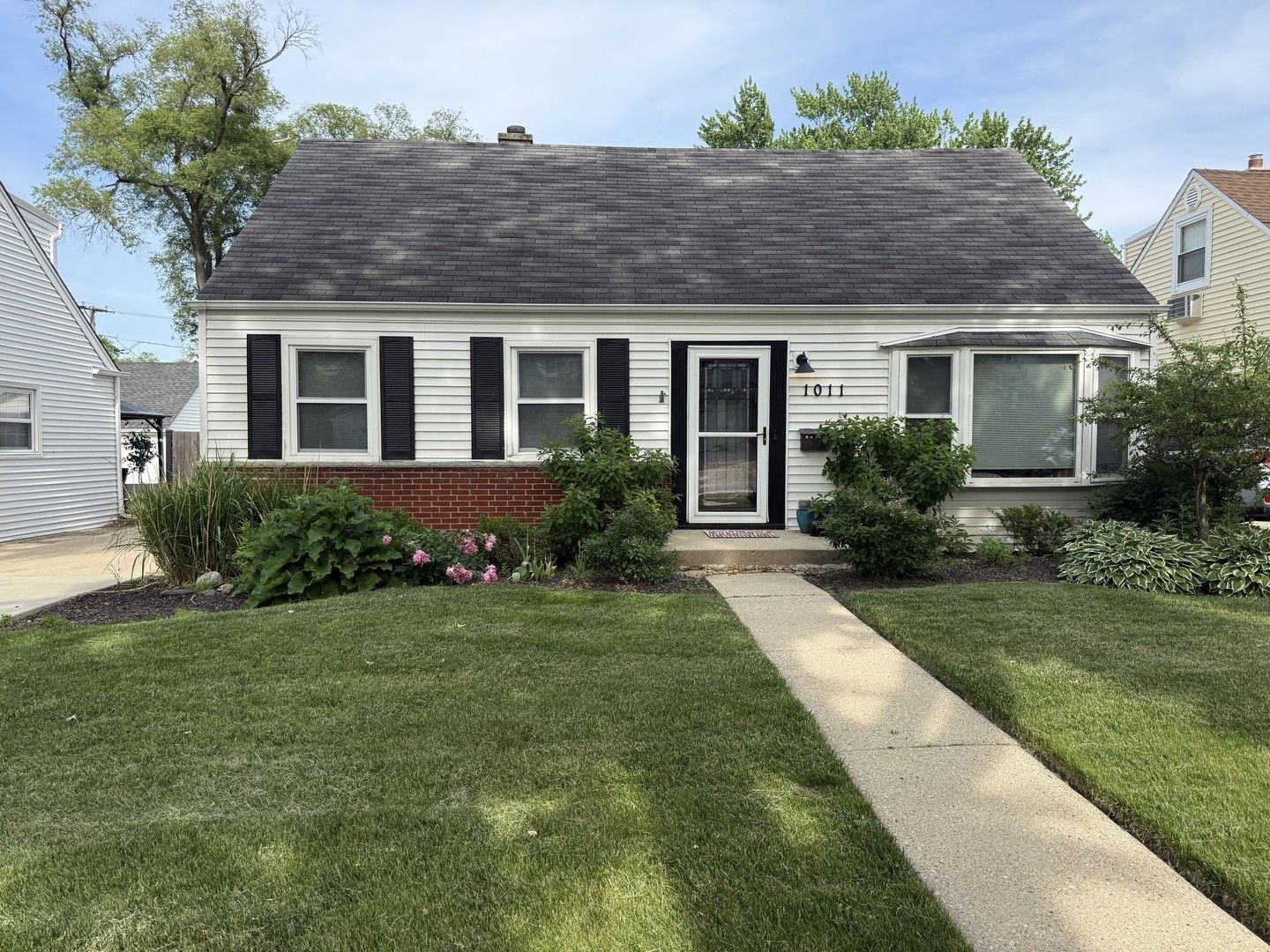 1011 N HADDOW Avenue — Arlington Heights, IL 60004