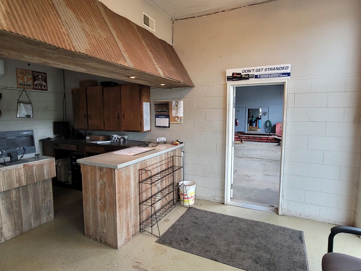 303 E Poplar Street, Odin, IL 62870