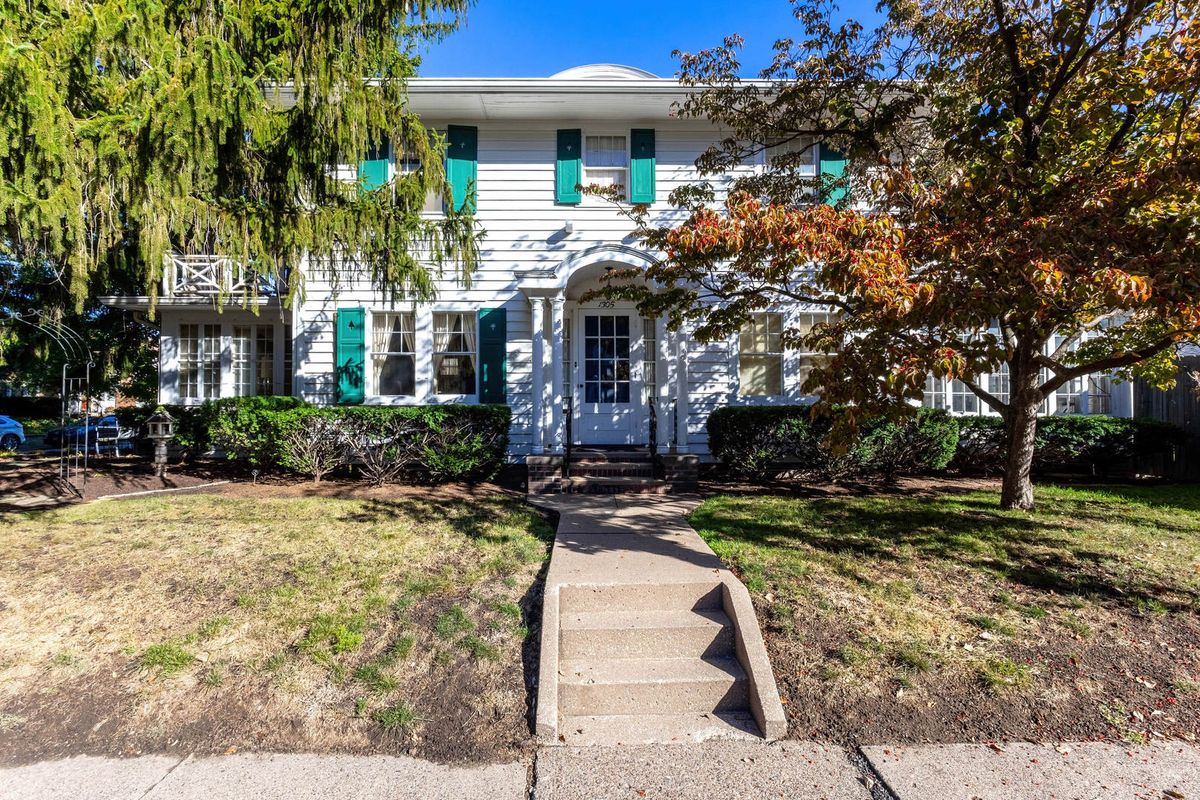 1305 25th Avenue, Moline, IL 61265