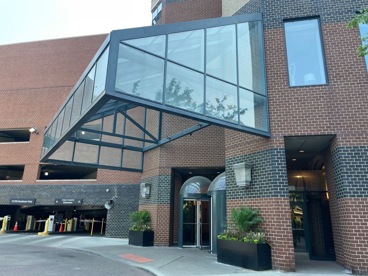 3660 Lake Shore Drive, Chicago, IL 60613