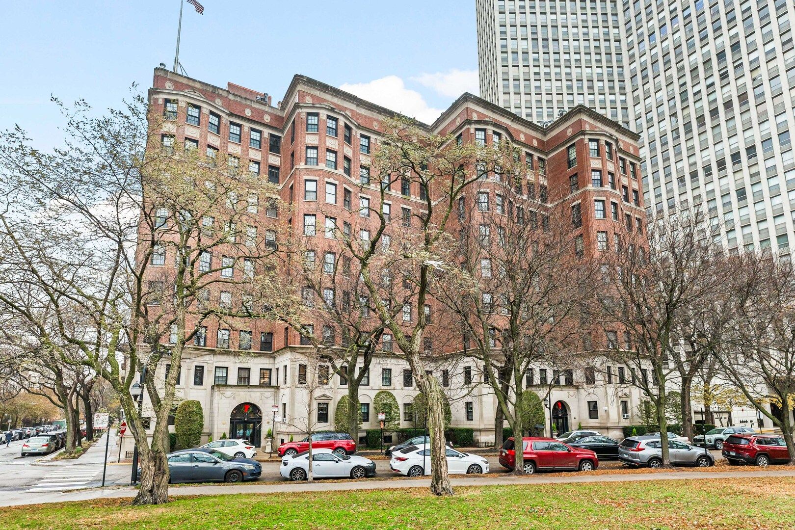 2600 N Lakeview Avenue #9B — Chicago, IL 60614