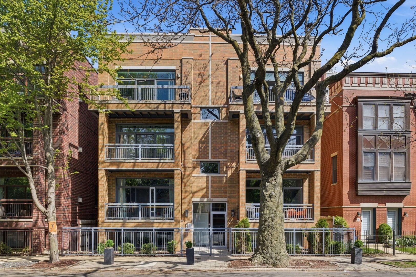 1418 W Fillmore Street #3W — Chicago, IL 60607