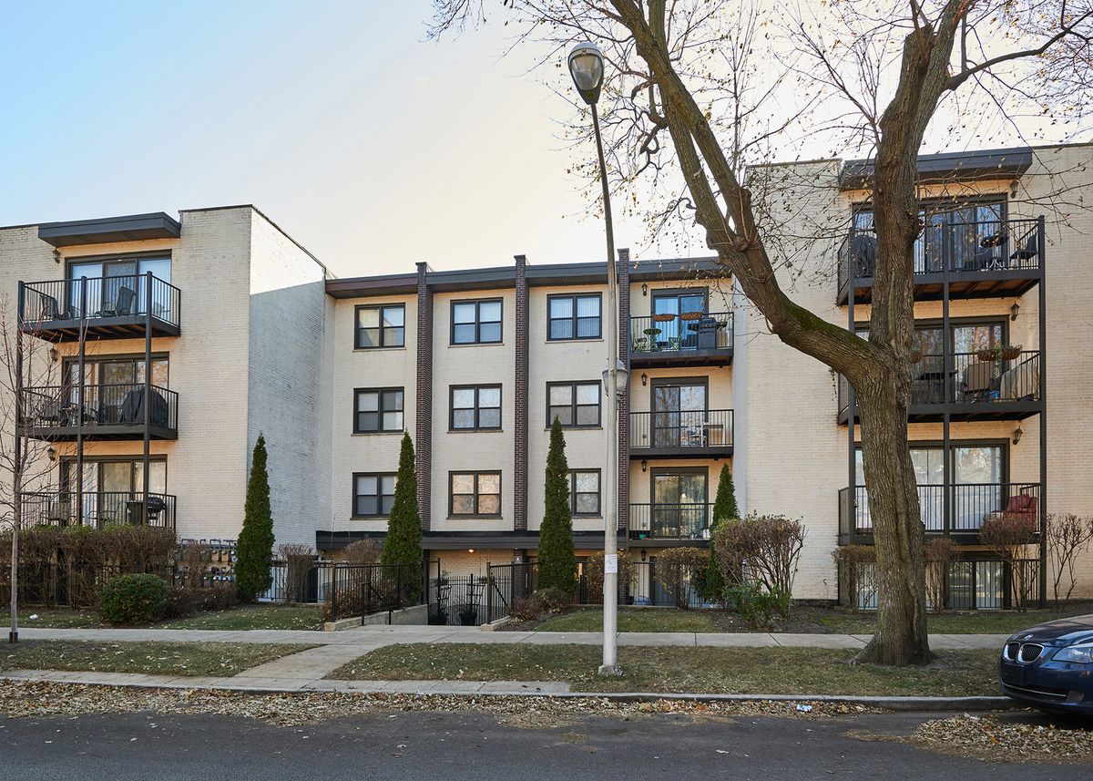 1711 Jarvis Avenue, Chicago, IL 60626