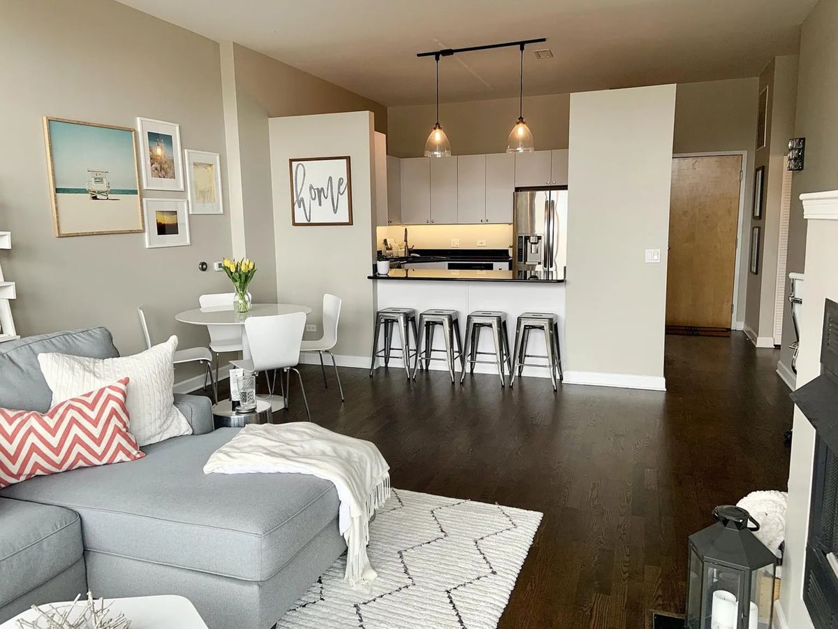 15 THROOP Street, Chicago, IL 60607