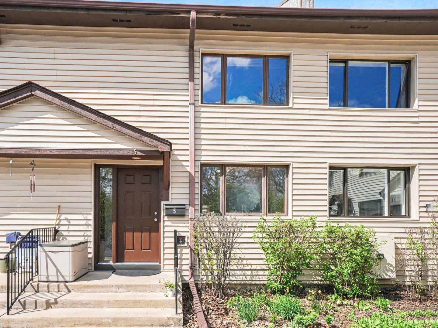 4735 Yender Avenue #5 — Lisle, IL 60532