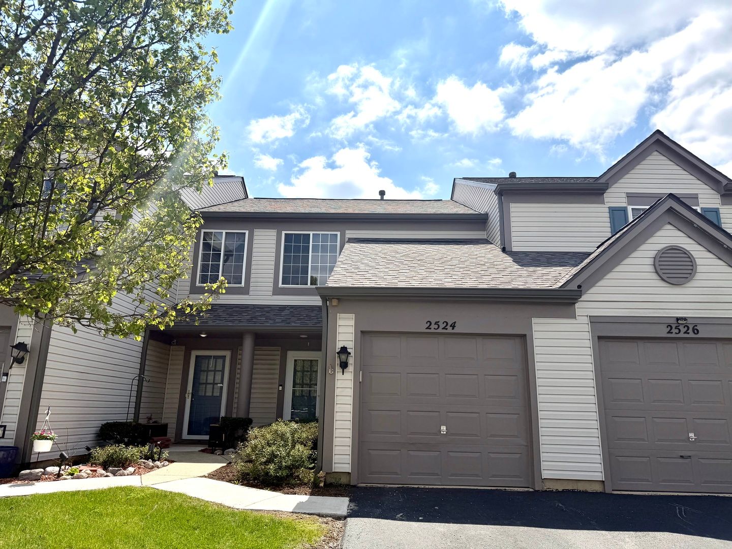 2524 Carrolwood Road #2524 — Naperville, IL 60540