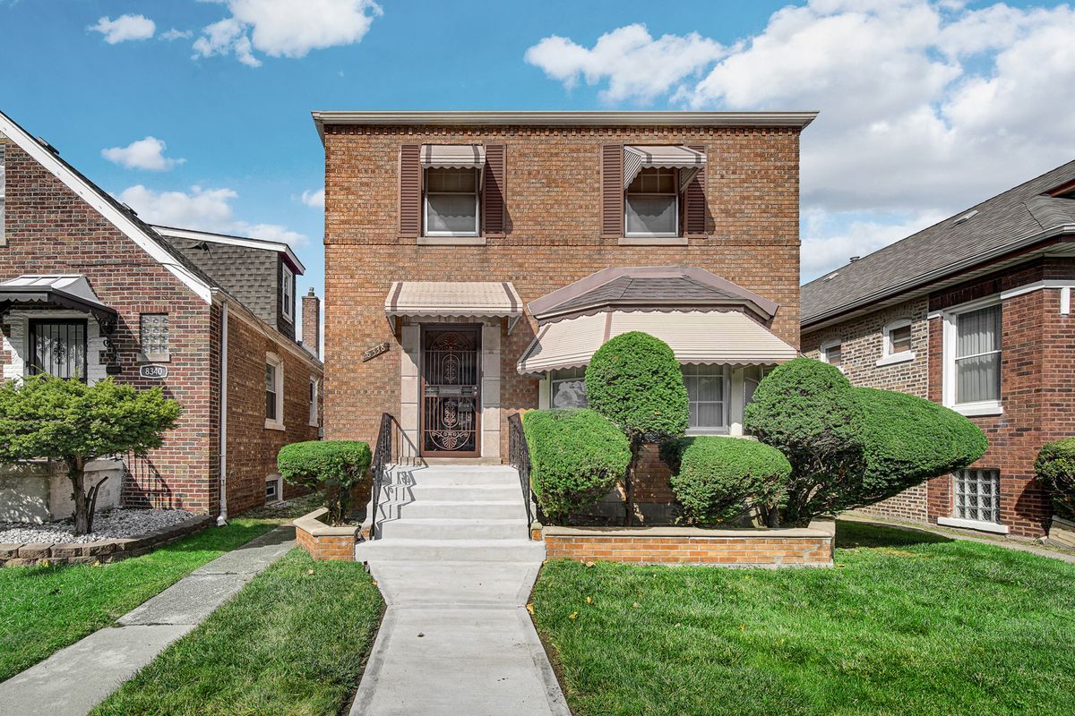 8338 Yates Boulevard, Chicago, IL 60617