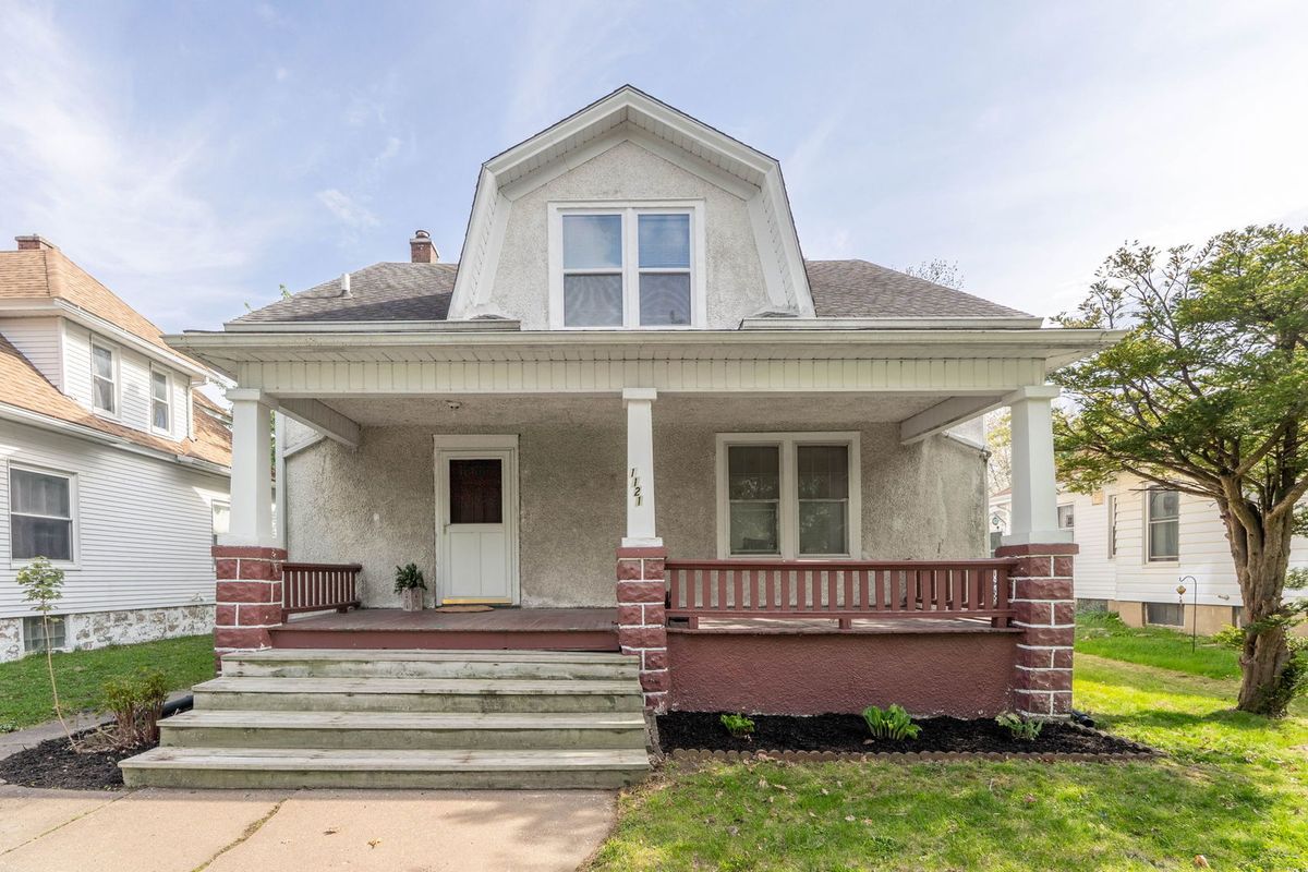 1121 15th Street, Davenport, IA 52804