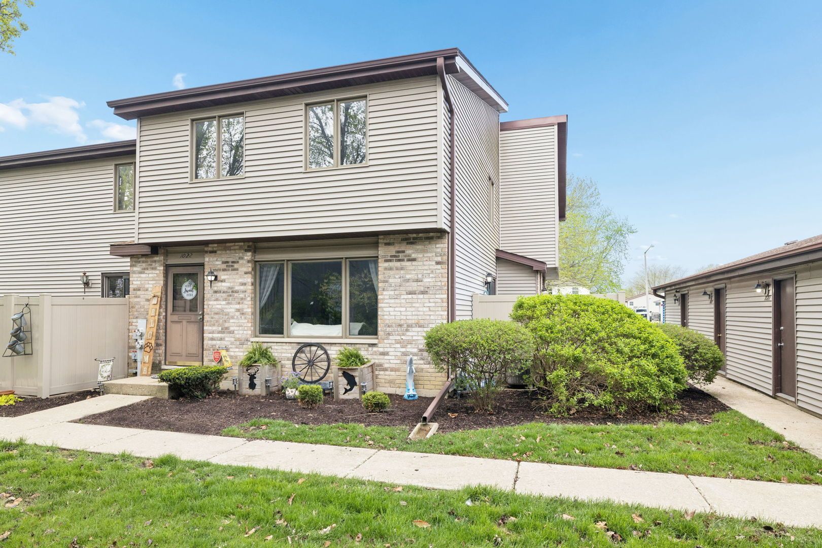 1022 Schoolgate Road #3 — New Lenox, IL 60451