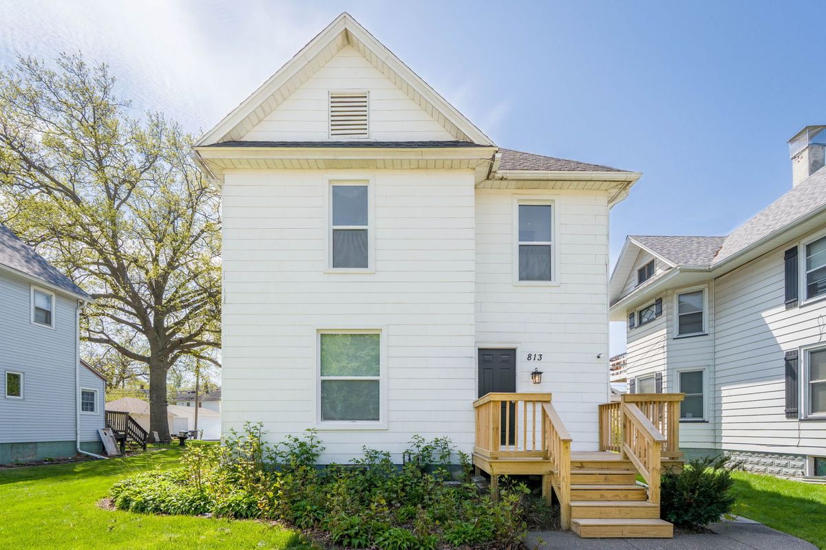 813 Locust Street, Davenport, IA 52804
