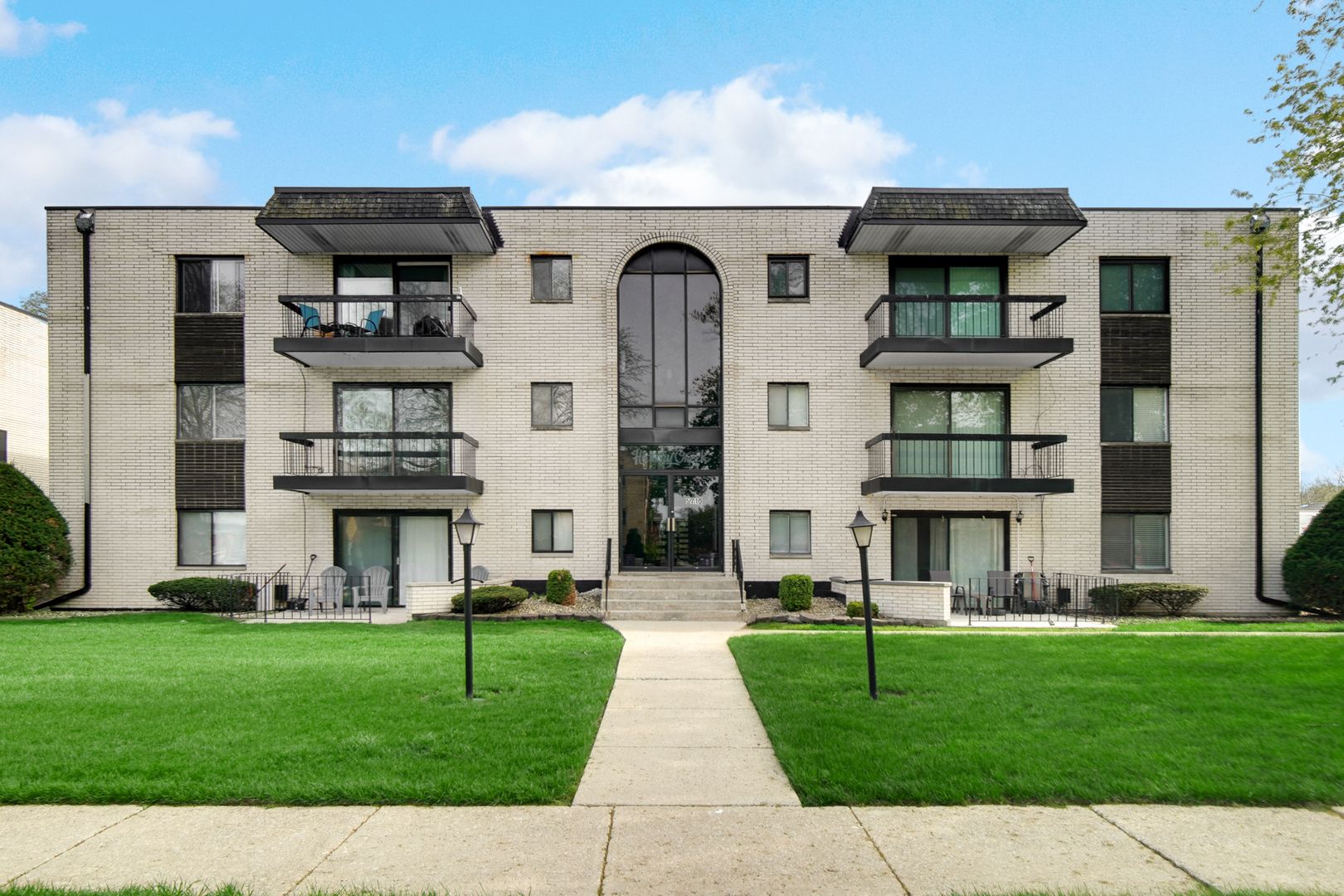 5715 129th Street #1C — Crestwood, IL 60418