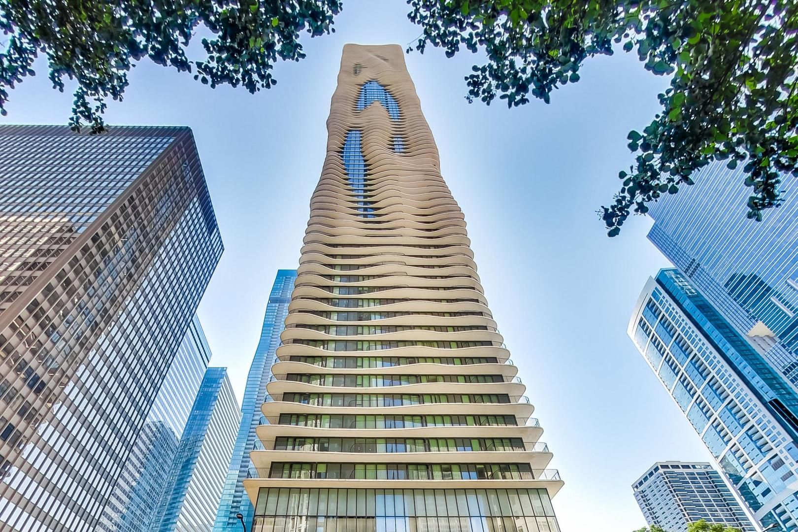 225 N Columbus Drive #7702 — Chicago, IL 60601