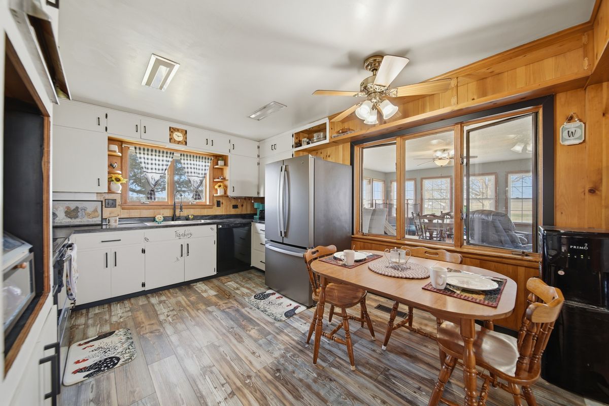 17870 Clover Road, Morrison, IL 61270