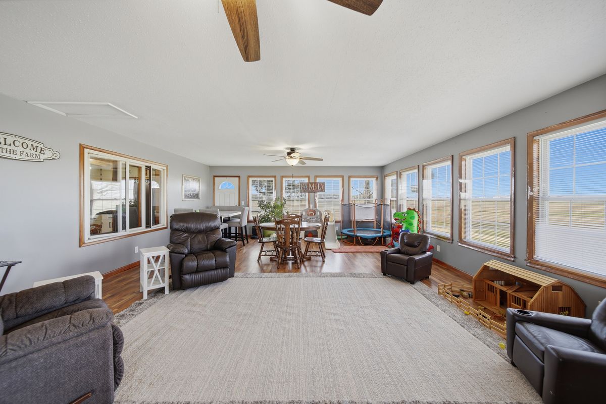 17870 Clover Road, Morrison, IL 61270