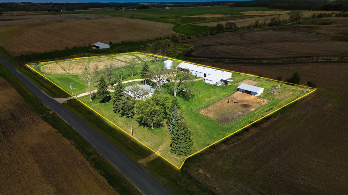 17870 Clover Road, Morrison, IL 61270