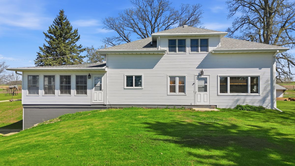17870 Clover Road, Morrison, IL 61270
