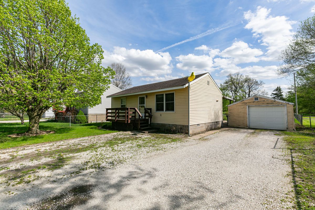 17112 10th Avenue, East Moline, IL 61244