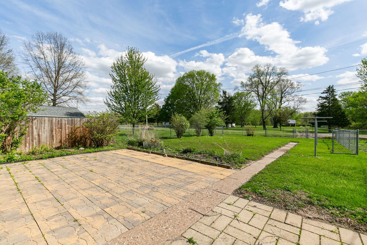 17112 10th Avenue, East Moline, IL 61244