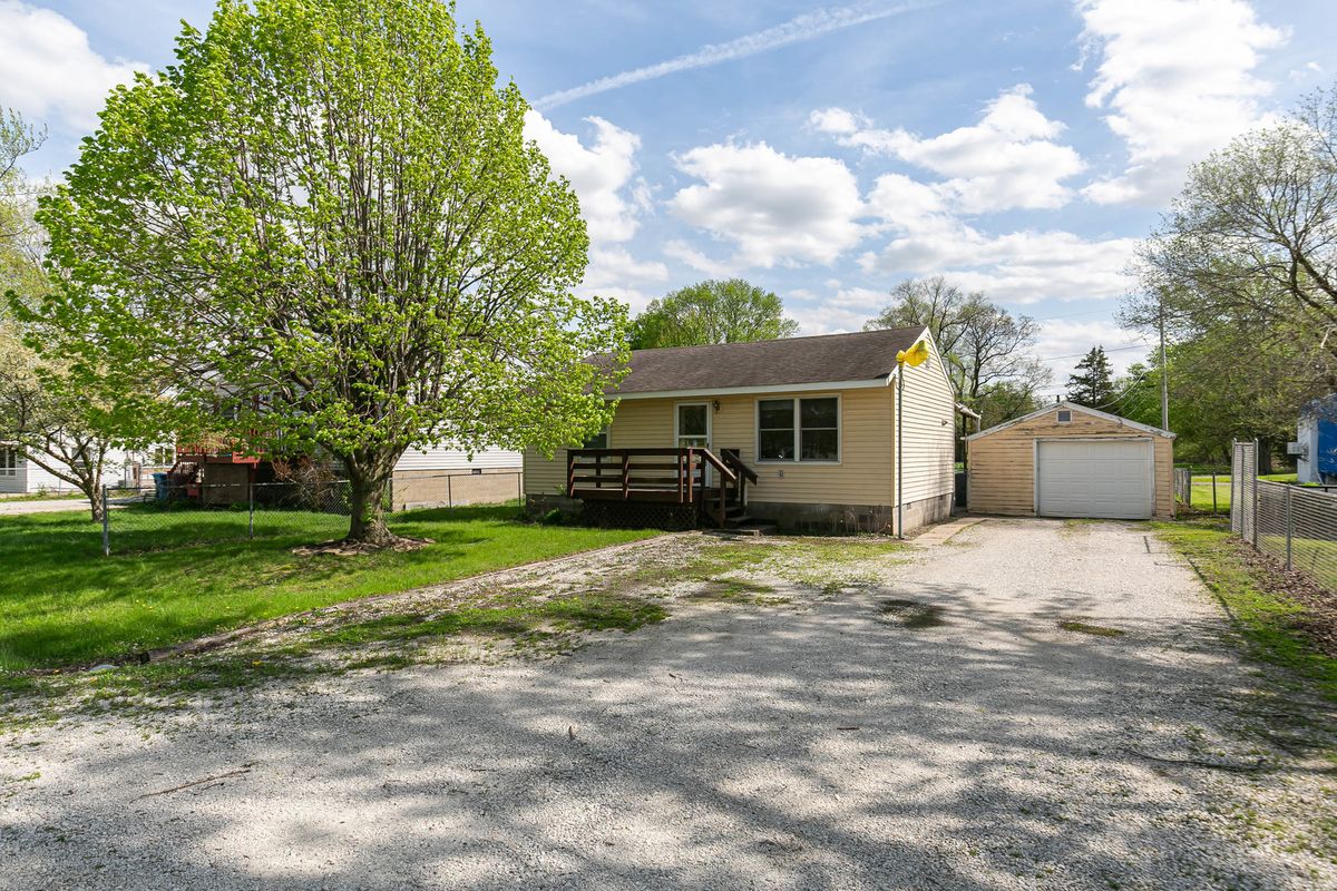 17112 10th Avenue, East Moline, IL 61244