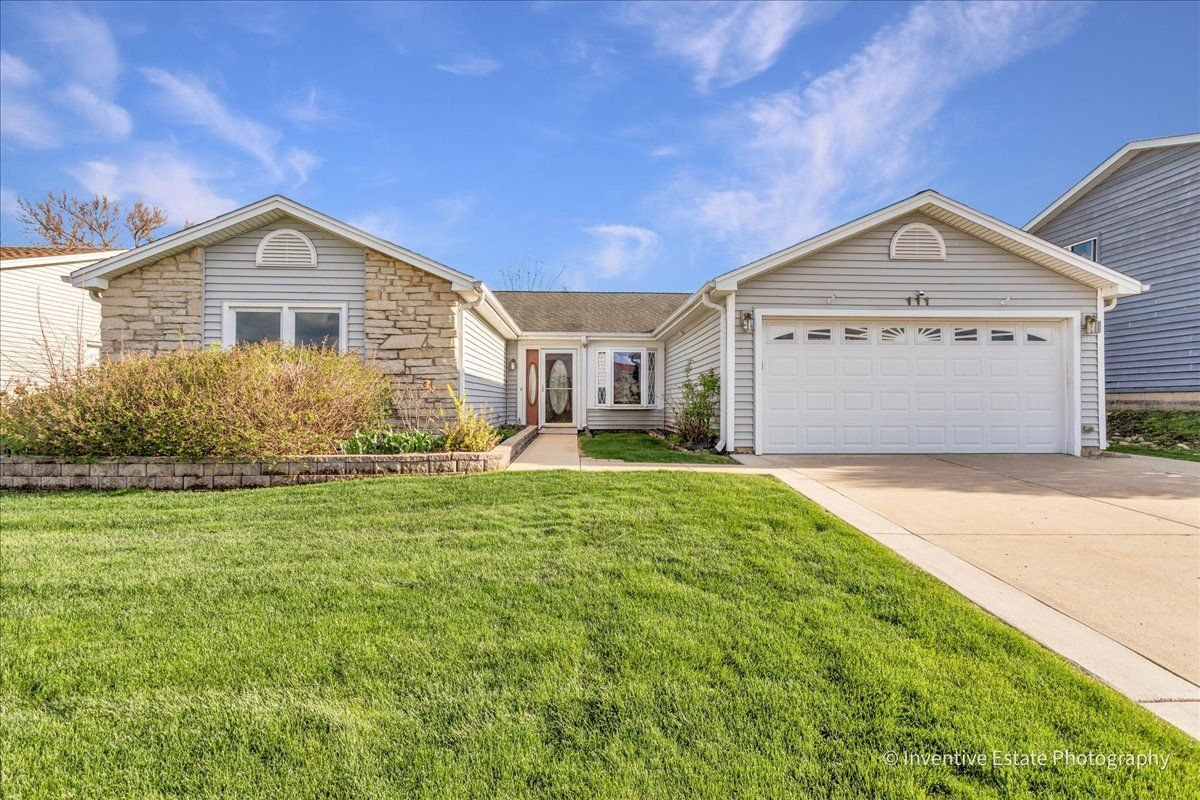 111 Brookside Drive — Glendale Heights, IL 60139