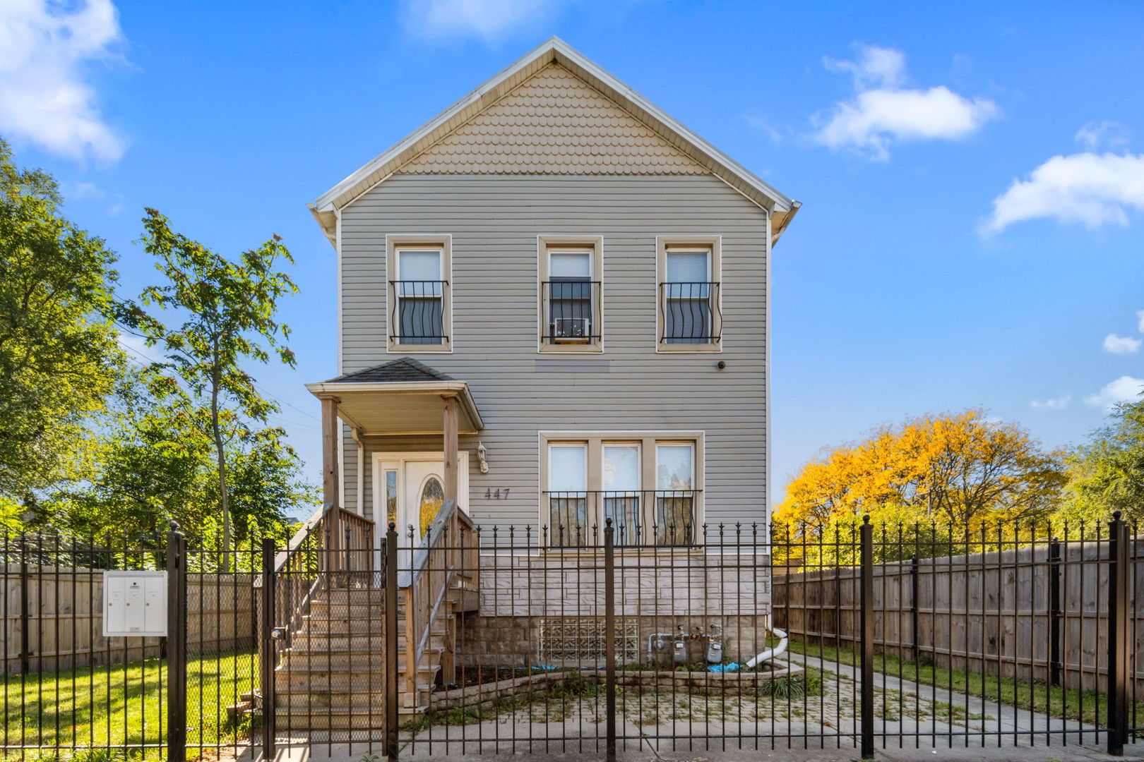 447 W 81st Street — Chicago, IL 60620