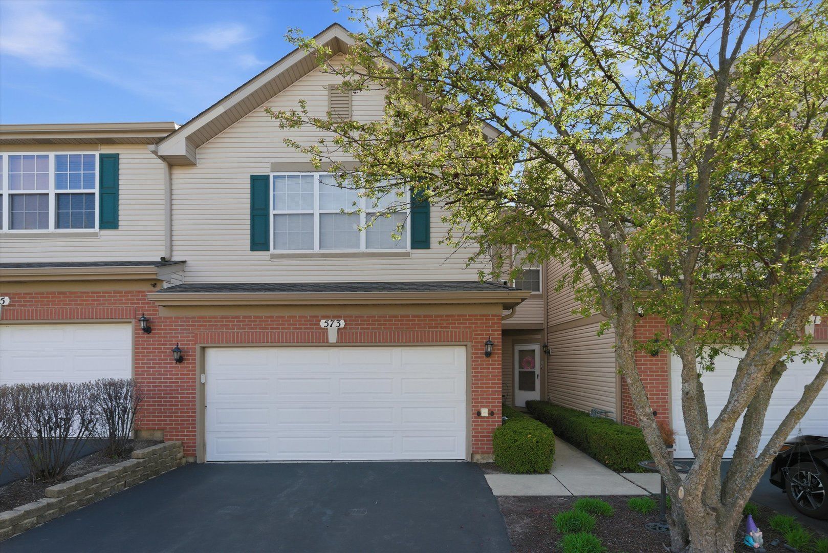 573 N Fox Trail — Round Lake, IL 60073