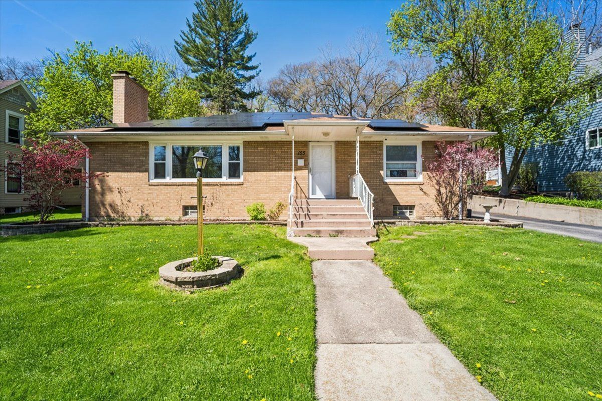 155 Lincoln Avenue, Carpentersville, IL 60110