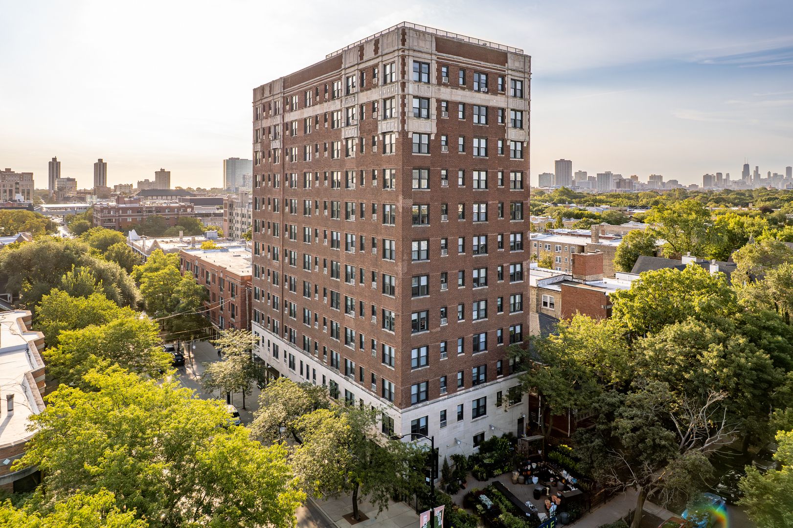 1325 W Wilson Avenue #607 — Chicago, IL 60640