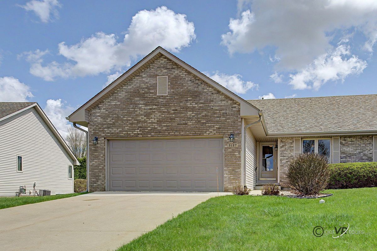 3127 Sandy Pointe Drive, Freeport, IL 61032