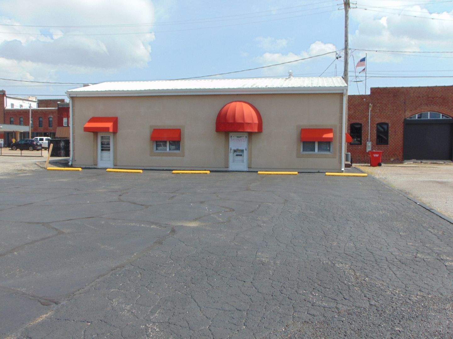 22 S Oak Street — Duquoin, IL 62832