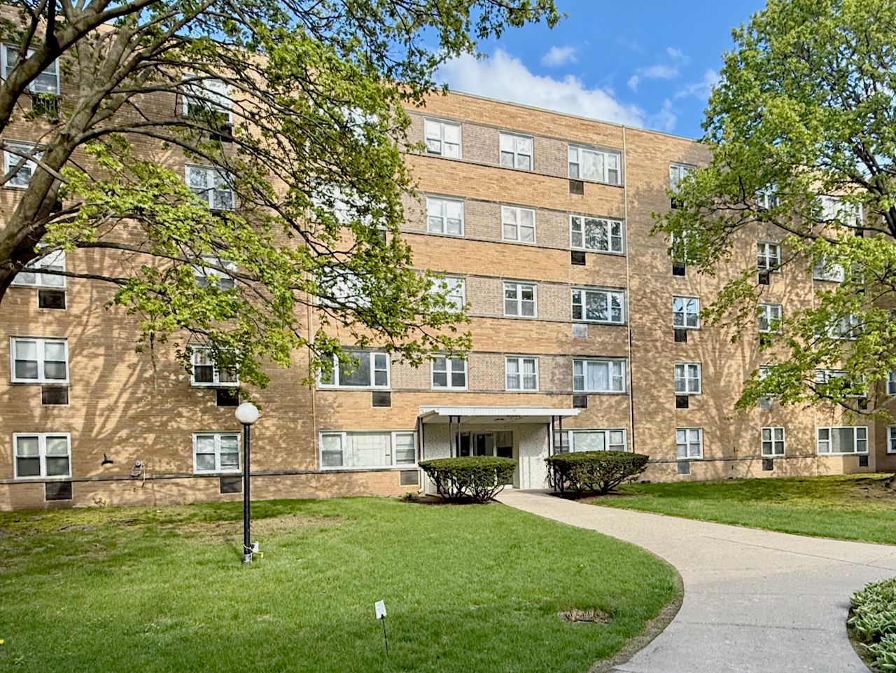 2025 W Granville Avenue #B110 — Chicago, IL 60659
