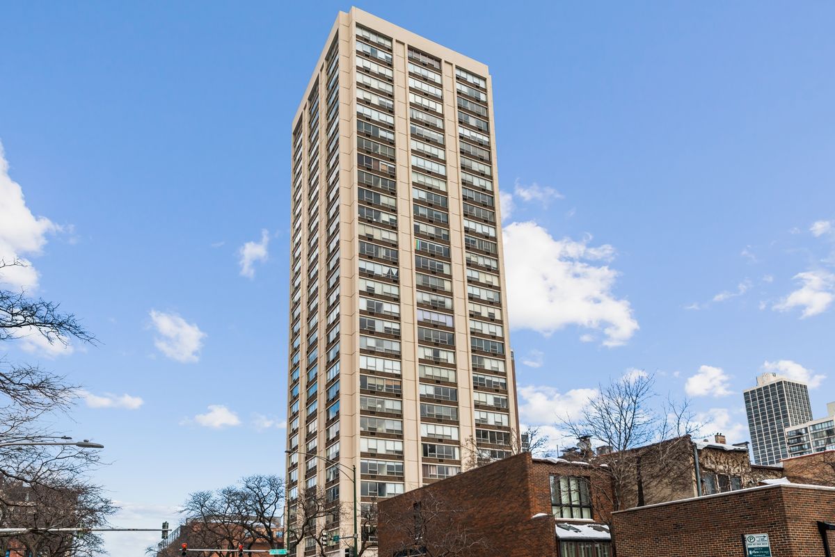 70 Burton Place, Chicago, IL 60610