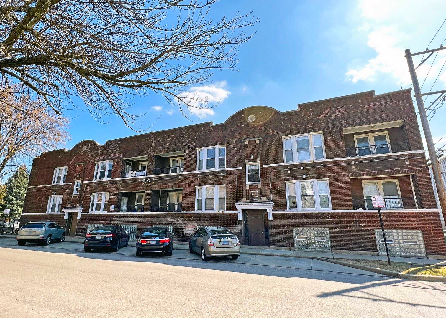 3901 W BELDEN Street — Chicago, IL 60647