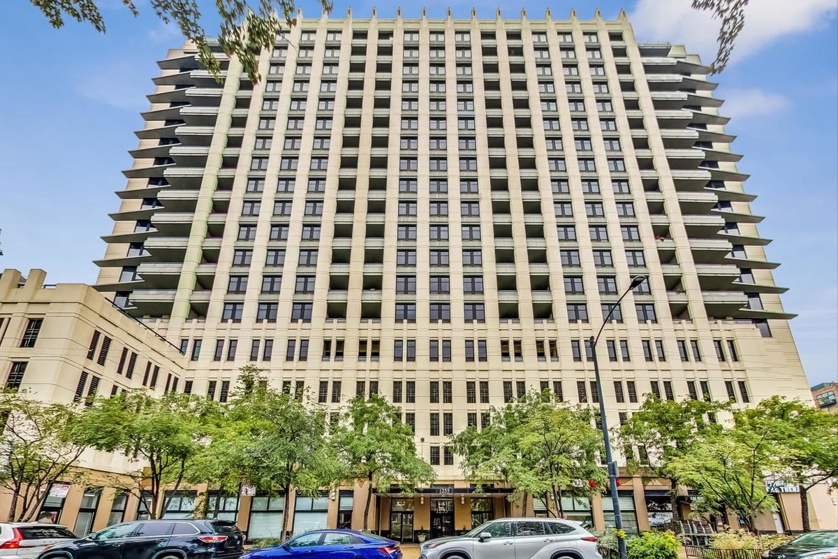 1255 State Street, Chicago, IL 60605