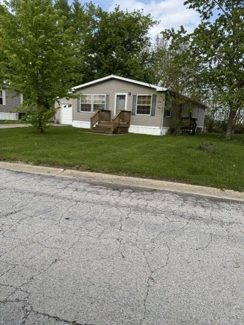 30 Meadowlark Lane, Beecher, IL 60401