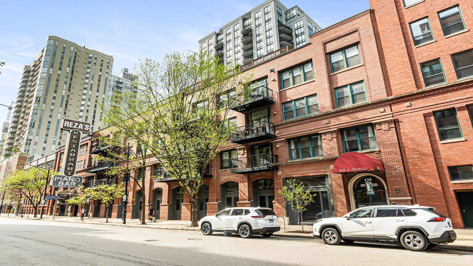 420 W Ontario Street #301 — Chicago, IL 60654