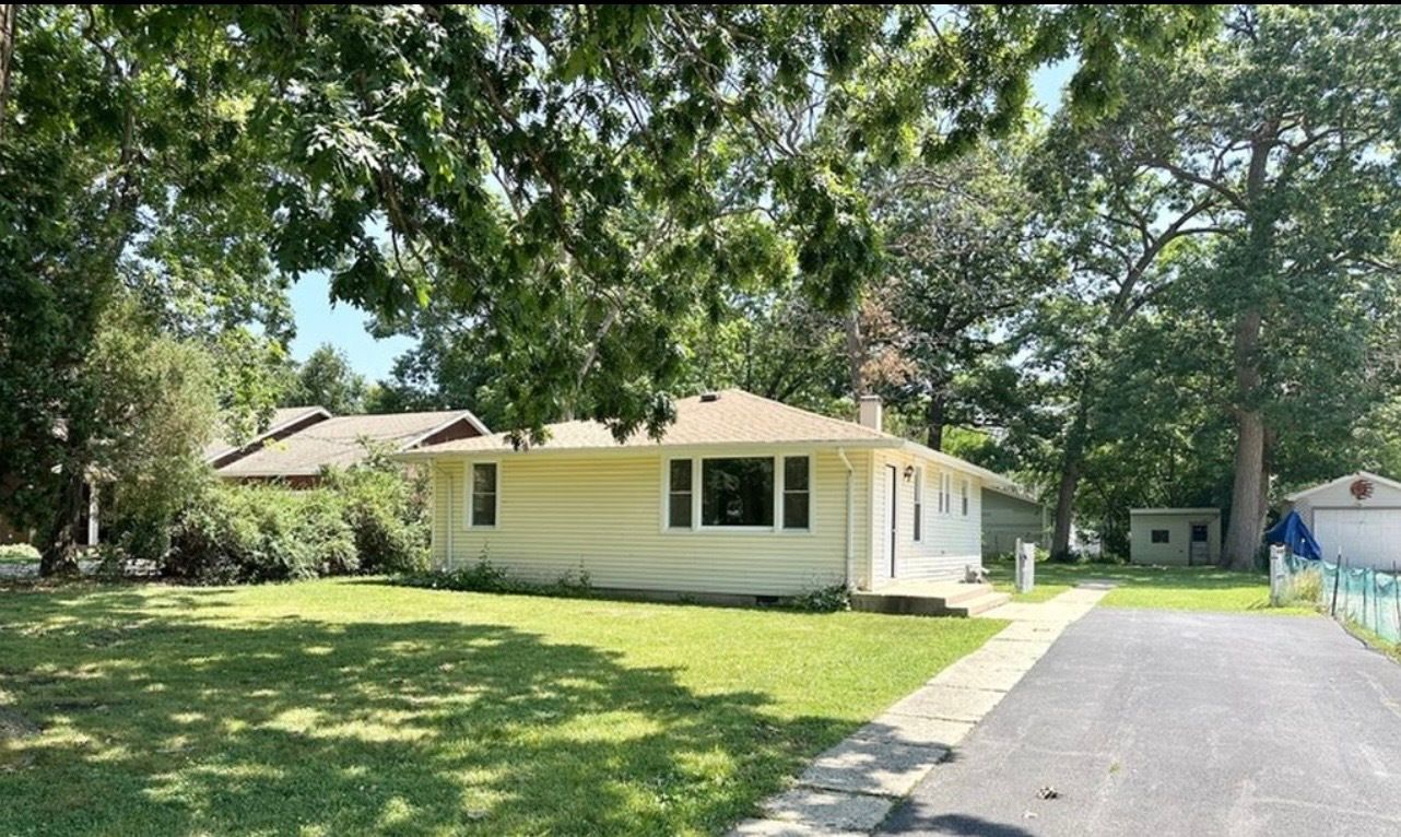 35339 N Hickory Lane — Round Lake, IL 60073