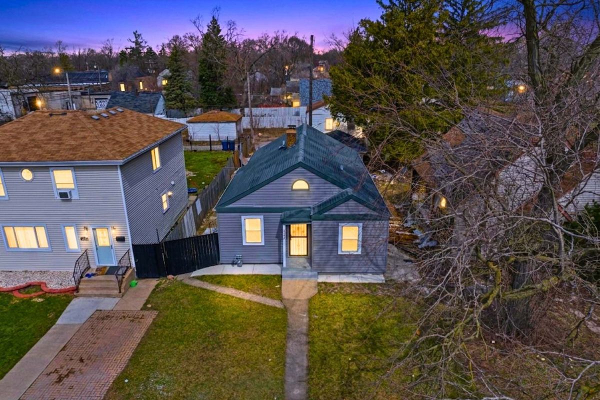 107 149th Street, Harvey, IL 60426