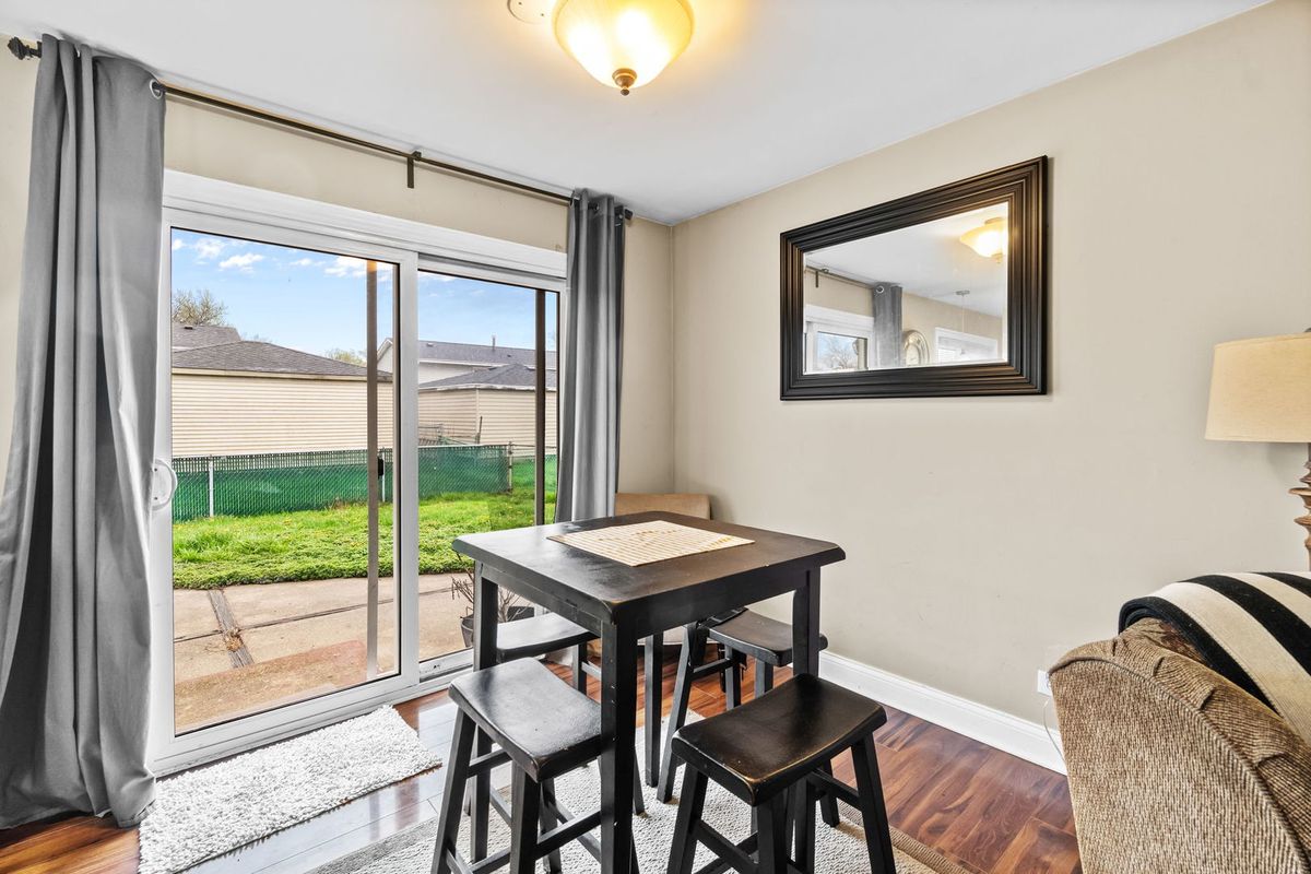 89 SCHUBERT Avenue, Glendale Heights, IL 60139