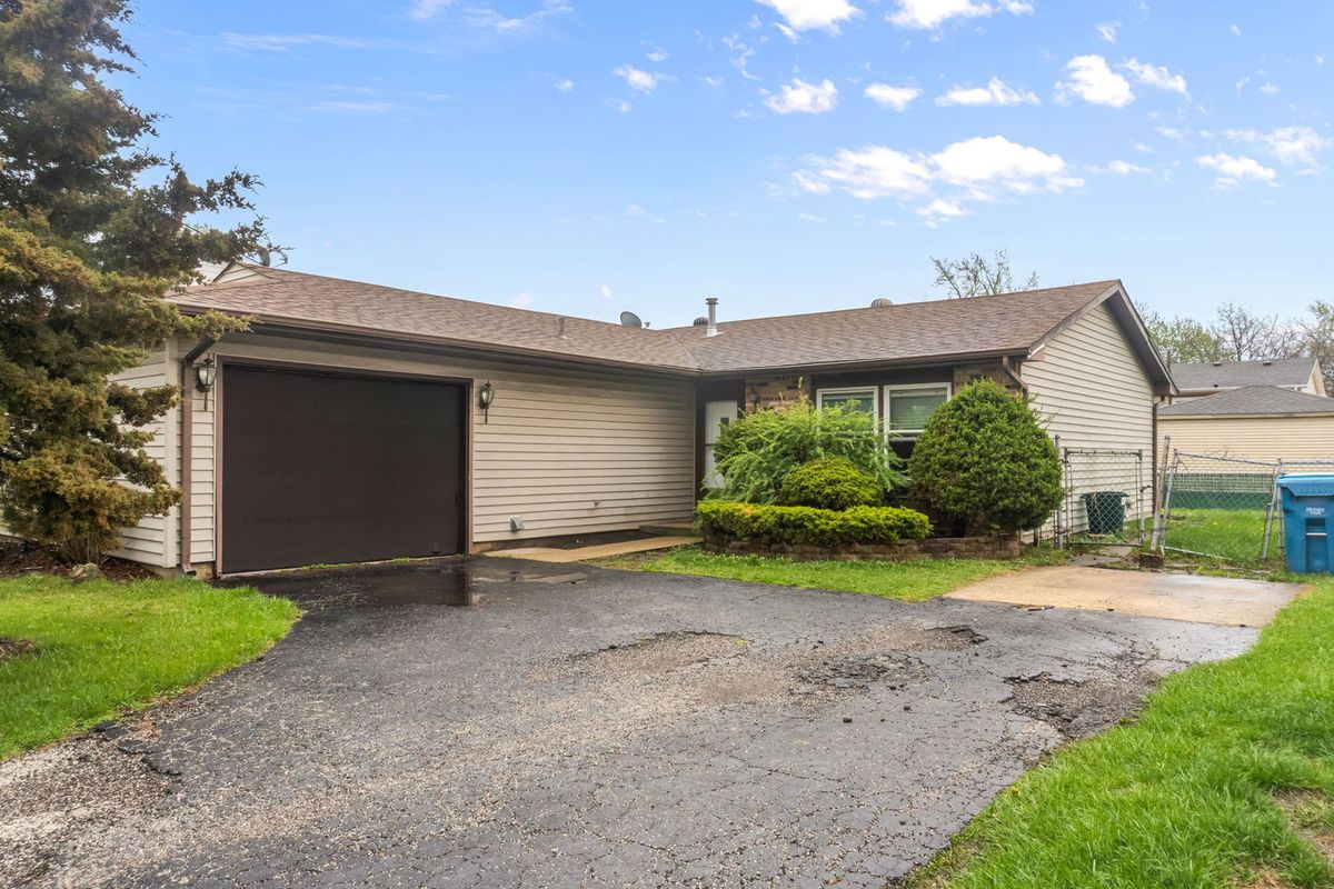 89 SCHUBERT Avenue, Glendale Heights, IL 60139