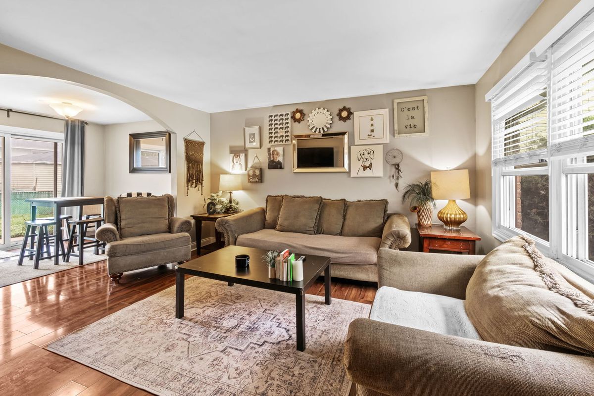 89 SCHUBERT Avenue, Glendale Heights, IL 60139