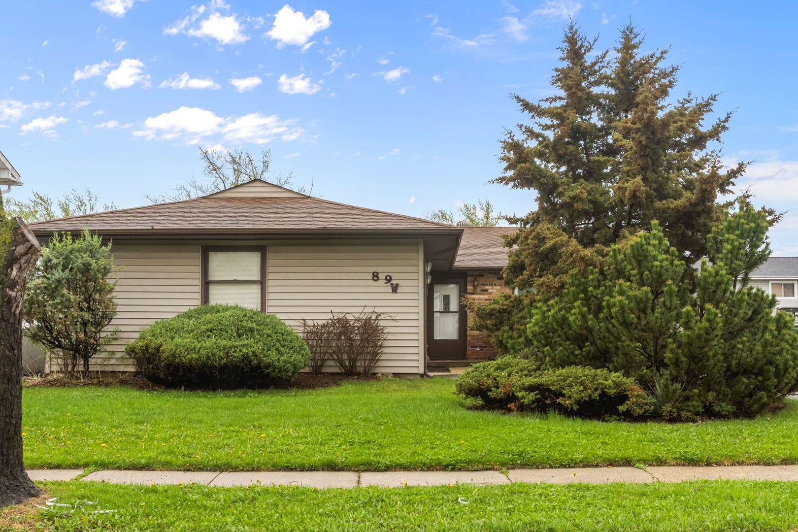 89 W SCHUBERT Avenue — Glendale Heights, IL 60139