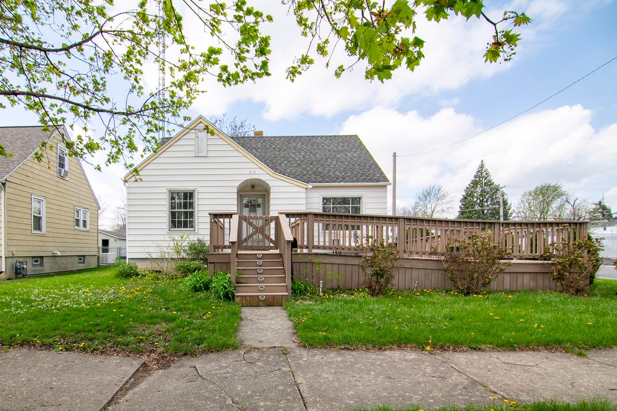 211 Michigan Avenue, Bradley, IL 60915