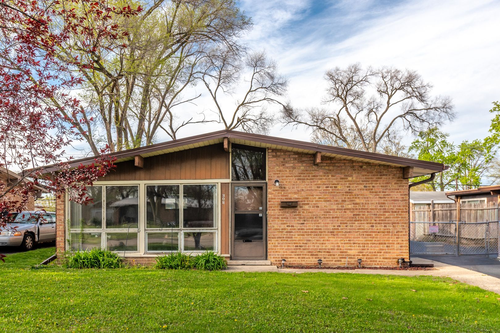 308 W Natoma Avenue — Addison, IL 60101