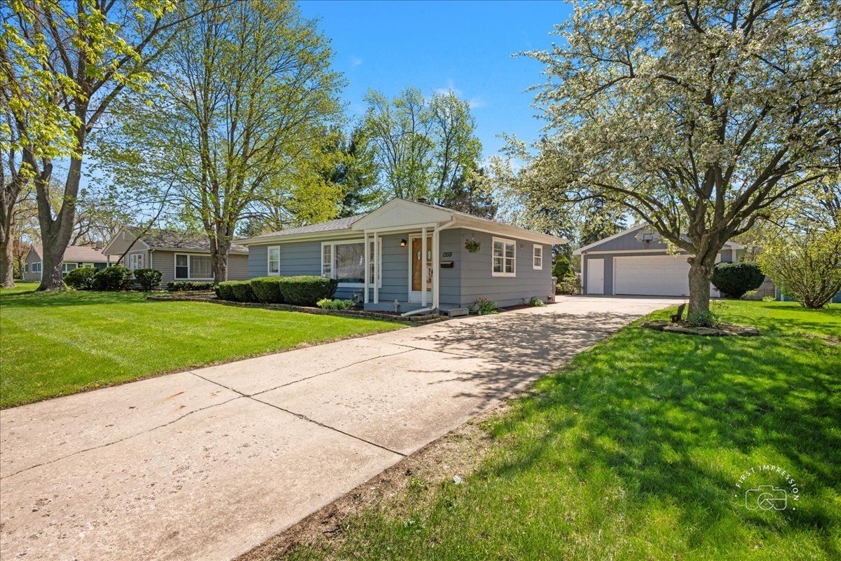 1359 Carol Place — Montgomery, IL 60538