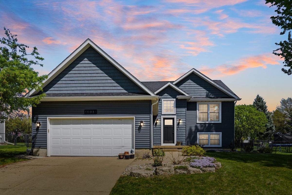 4038 Spartina Court, Bettendorf, IA 52722