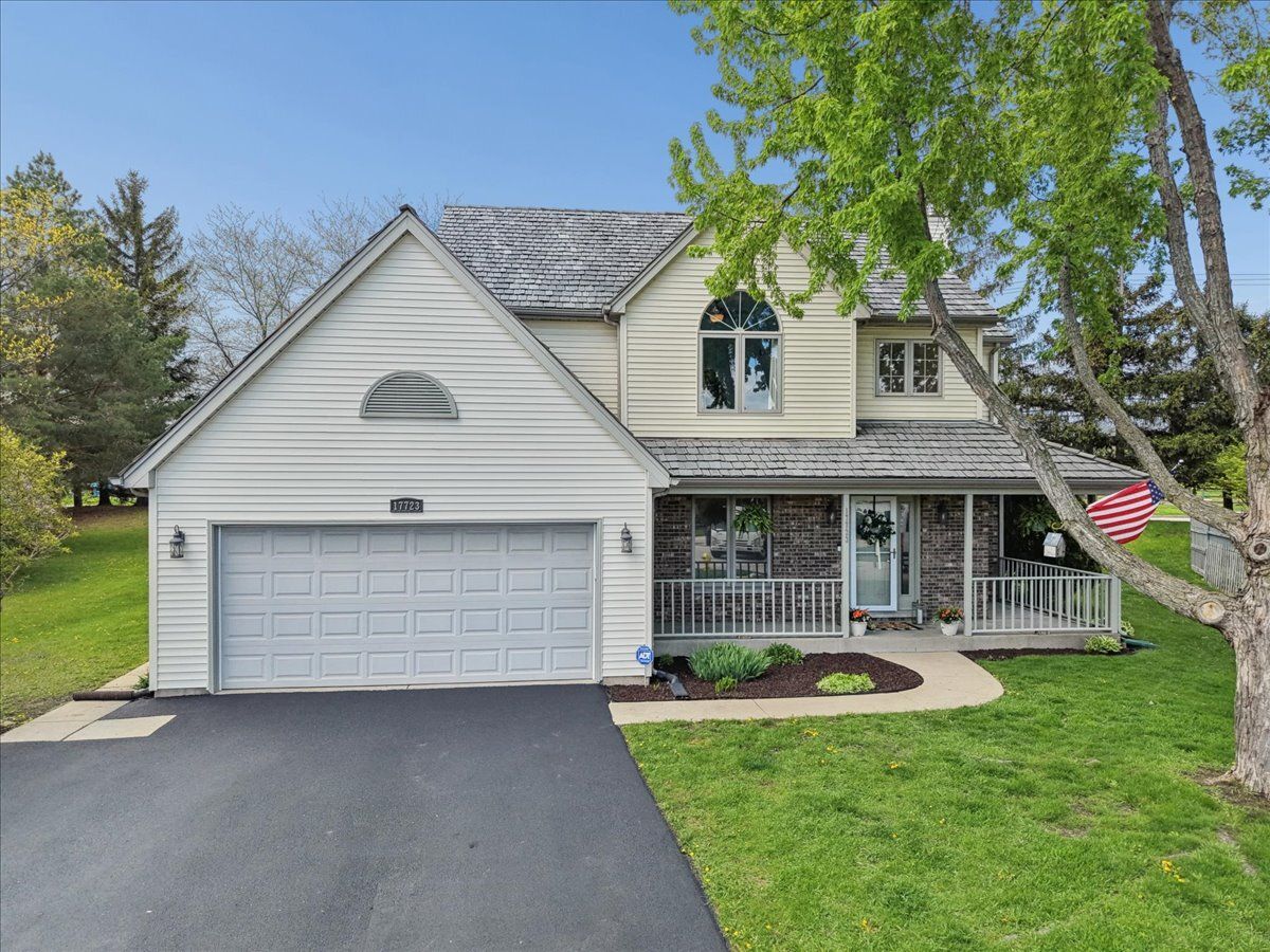 17723 W Dawn Court — Gurnee, IL 60031